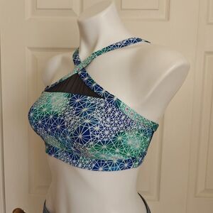 VS Victoria Sport starburst cross neck sports bra sz M